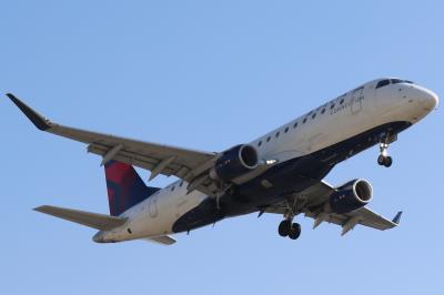 Photo of aircraft N270SY operated by Delta Connection