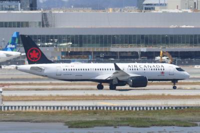 Photo of aircraft C-GMZR operated by Air Canada