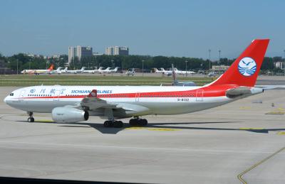Photo of aircraft B-8332 operated by Sichuan Airlines