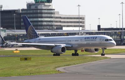 Photo of aircraft N18119 operated by United Airlines