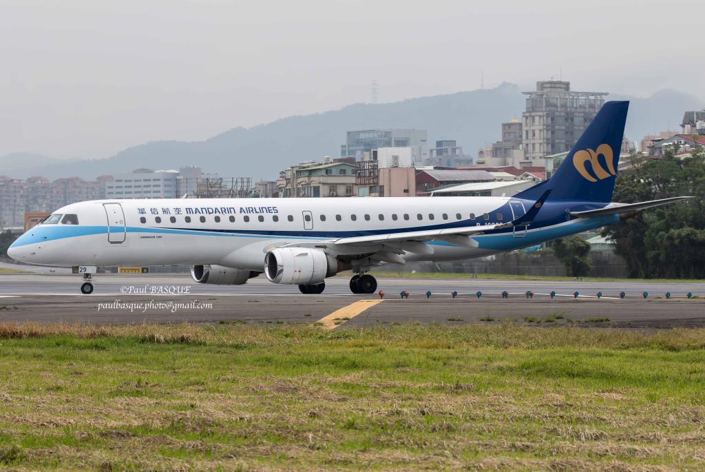 Photo of aircraft B-16829 operated by Mandarin Airlines