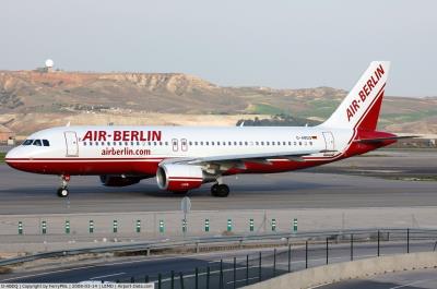 Image of aircraft registration D-ABDQ - A A320-214 operated by Air Berlin