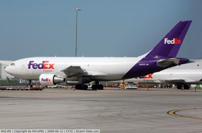 Photo of aircraft N421FE operated by Federal Express (FedEx)