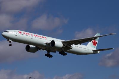 Photo of aircraft C-FKAU operated by Air Canada