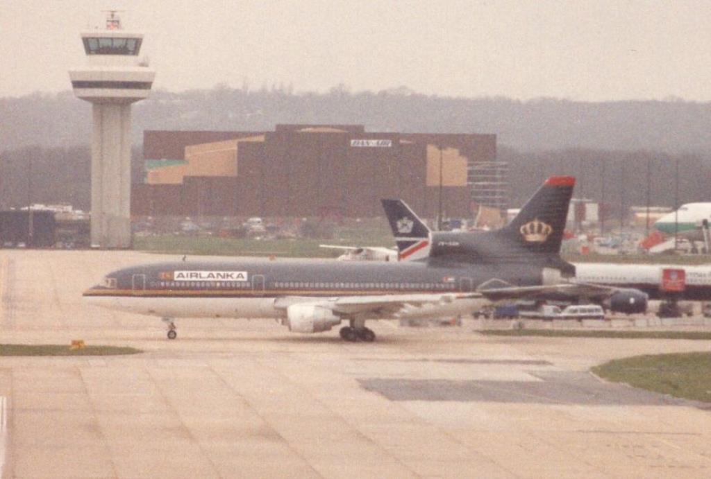 Photo of aircraft JY-AGH operated by Royal Jordanian