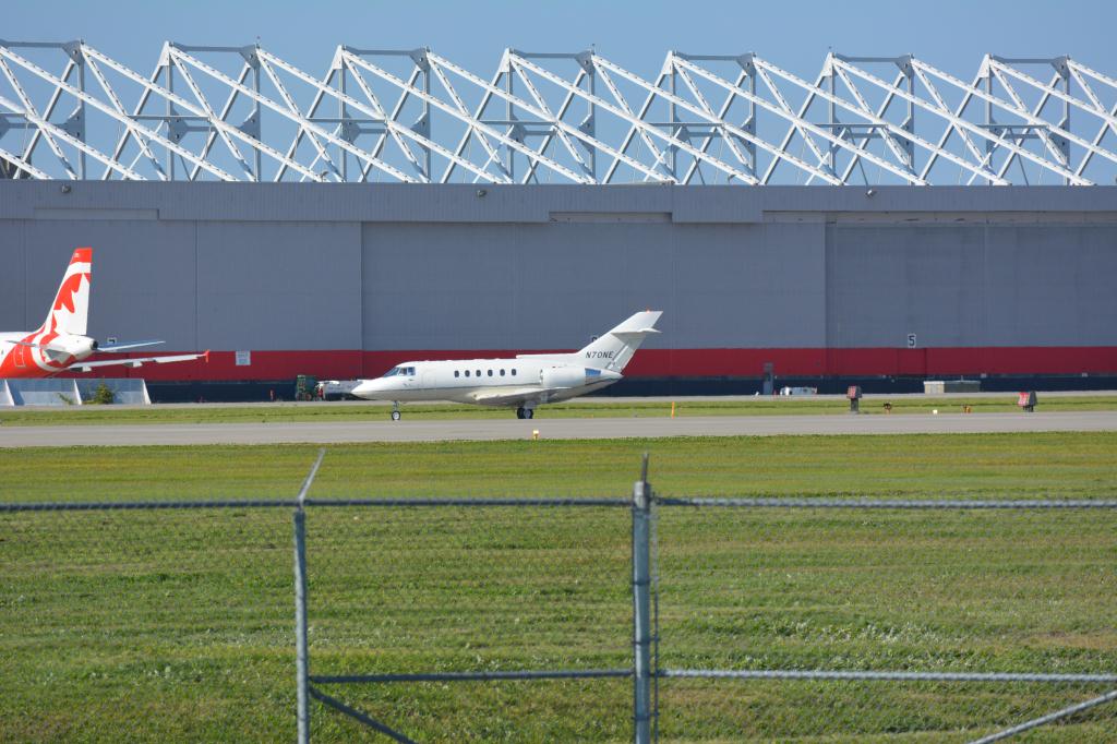 Photo of aircraft N70NE operated by Lyon Aviation