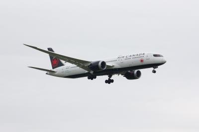 Photo of aircraft C-FNOE operated by Air Canada