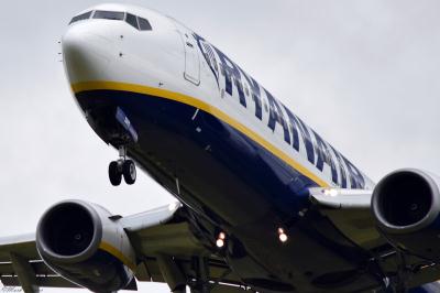 Photo of aircraft EI-DHY operated by Ryanair