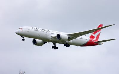 Photo of aircraft VH-ZNF operated by Qantas