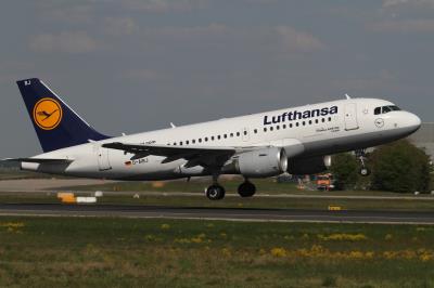 Image of aircraft registration D-AIBJ - A A319-112 operated by Lufthansa