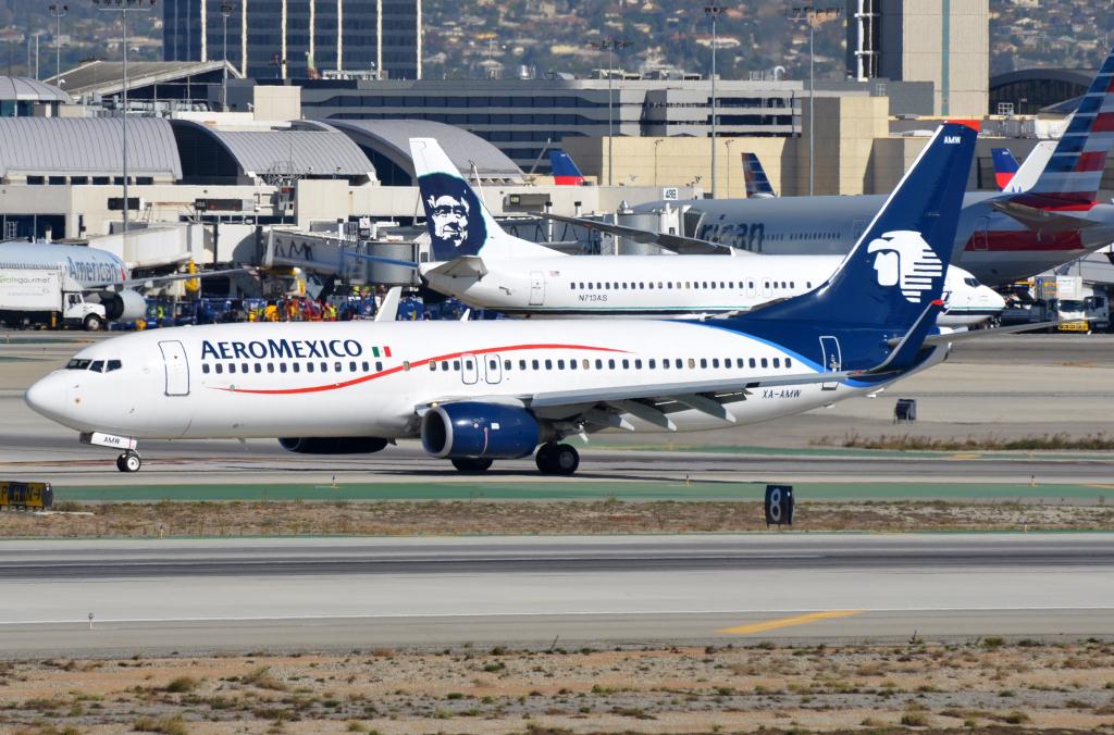 Photo of aircraft XA-AMW operated by Aeromexico