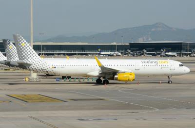 Image of aircraft registration EC-MRF - A A321-231(WL) operated by Vueling