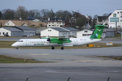 Photo of aircraft LN-WDM operated by Wideroe