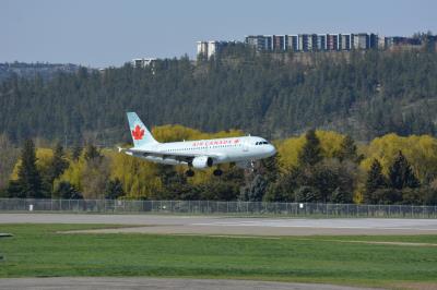 Image of aircraft registration C-GAQL - A A319-113 operated by Air Canada