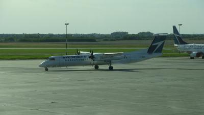 Image of aircraft registration C-GEEN - A DHC-8-402Q operated by WestJet Encore