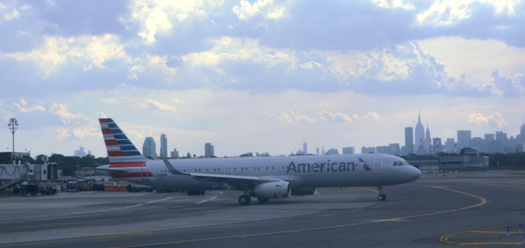 Photo of aircraft N166NN operated by American Airlines