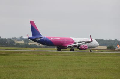 Photo of aircraft G-WUKL operated by Wizz Air UK