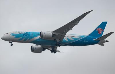 Photo of aircraft B-2732 operated by China Southern Airlines