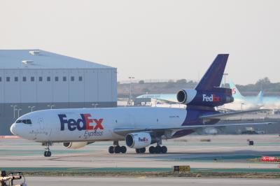 Photo of aircraft N303FE operated by Federal Express (FedEx)