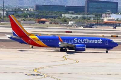 Photo of aircraft N8811L operated by Southwest Airlines