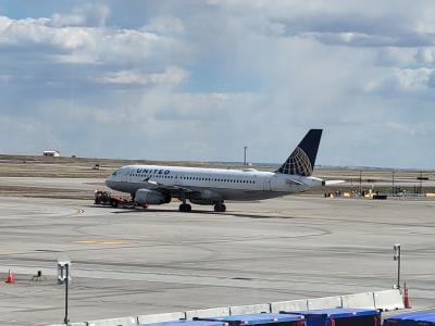 Photo of aircraft N454UA operated by United Airlines