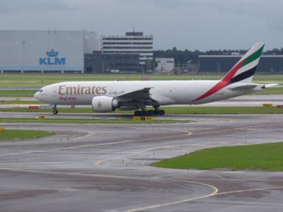 Photo of aircraft A6-EFM operated by Emirates