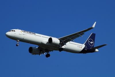 Image of aircraft registration D-AIEB - A A321-271NX(WL) operated by Lufthansa
