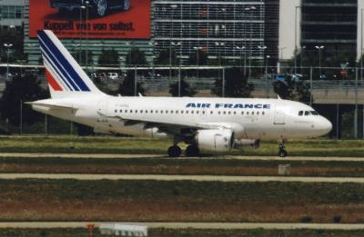 Photo of aircraft F-GUGL operated by Air France