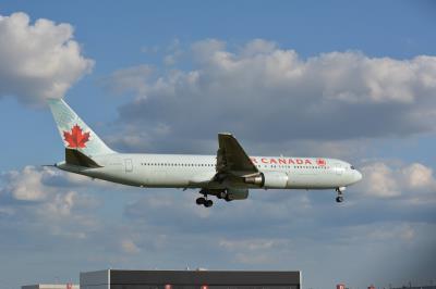 Image of aircraft registration C-FOCA - A 767-375(ER) operated by Air Canada