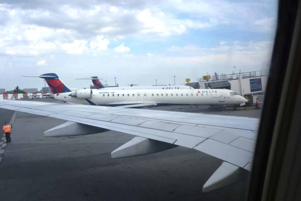 Photo of aircraft N299PQ operated by Delta Connection