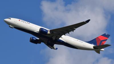 Image of aircraft registration N852NW - A A330-223 operated by Delta Air Lines