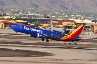 Photo of aircraft N8810L operated by Southwest Airlines
