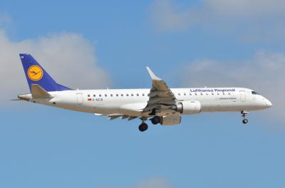 Image of aircraft registration D-AECB - A ERJ-190LR (ERJ-190-100 LR) operated by Lufthansa Cityline