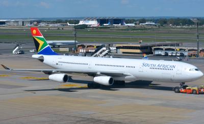 Photo of aircraft ZS-SXB operated by South African Airways