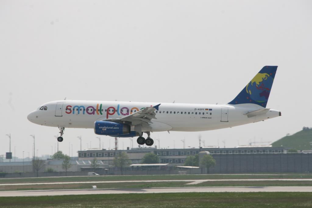 Photo of aircraft D-ASPF operated by Small Planet Airlines Germany