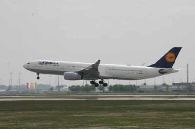 Photo of aircraft D-AIKM operated by Lufthansa
