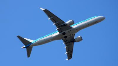 Image of aircraft registration PH-EZY - A ERJ-190-STD (ERJ-190-100) operated by KLM Cityhopper
