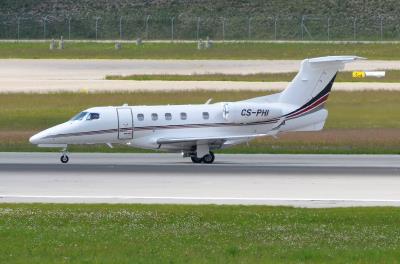 Photo of aircraft CS-PHI operated by Netjets Europe