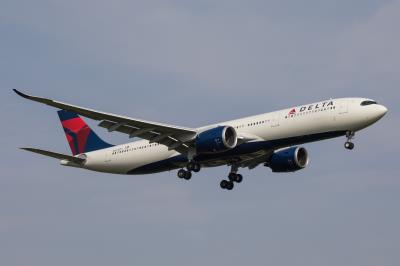 Photo of aircraft N429DX operated by Delta Air Lines