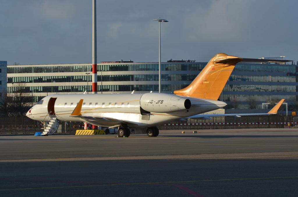 Photo of aircraft HB-JFB operated by Nomad Aviation