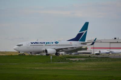 Image of aircraft registration C-FWSV - A 737-7CT(WL) operated by Westjet