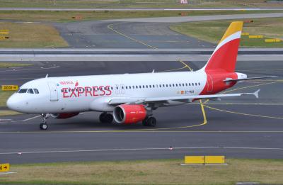 Photo of aircraft EC-MCB operated by Iberia Express