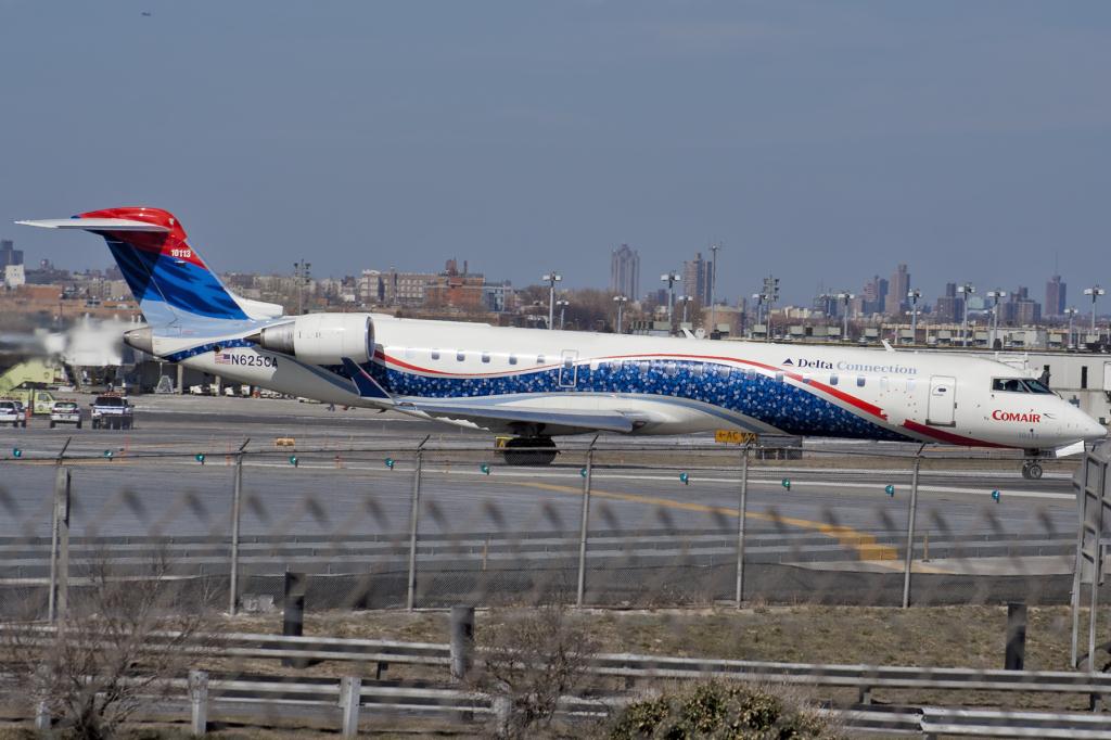 Photo of aircraft N625CA operated by Comair