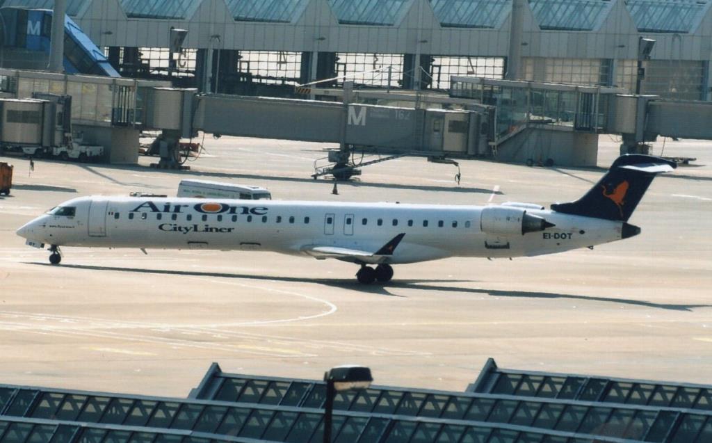 Photo of aircraft EI-DOT operated by Air One CityLiner