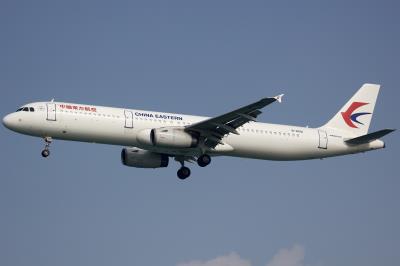 Photo of aircraft B-6591 operated by China Eastern Airlines