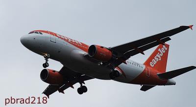 Photo of aircraft G-EZBU operated by easyJet