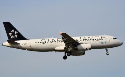 Image of aircraft registration G-MIDX - A A320-232 operated by bmi British Midland