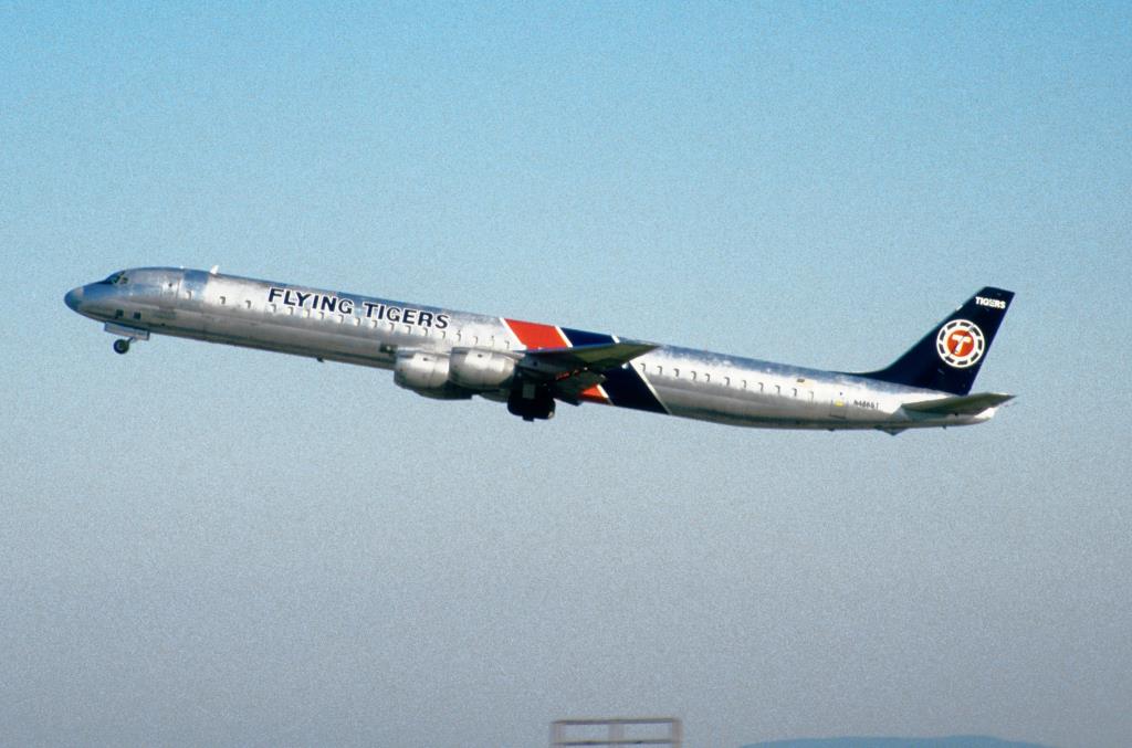 Photo of aircraft N4865T operated by Flying Tiger Line