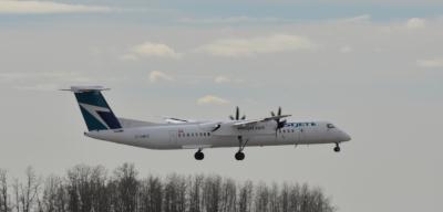 Photo of aircraft C-GWEO operated by WestJet Encore