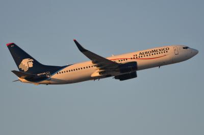 Photo of aircraft N377AR operated by Aeromexico